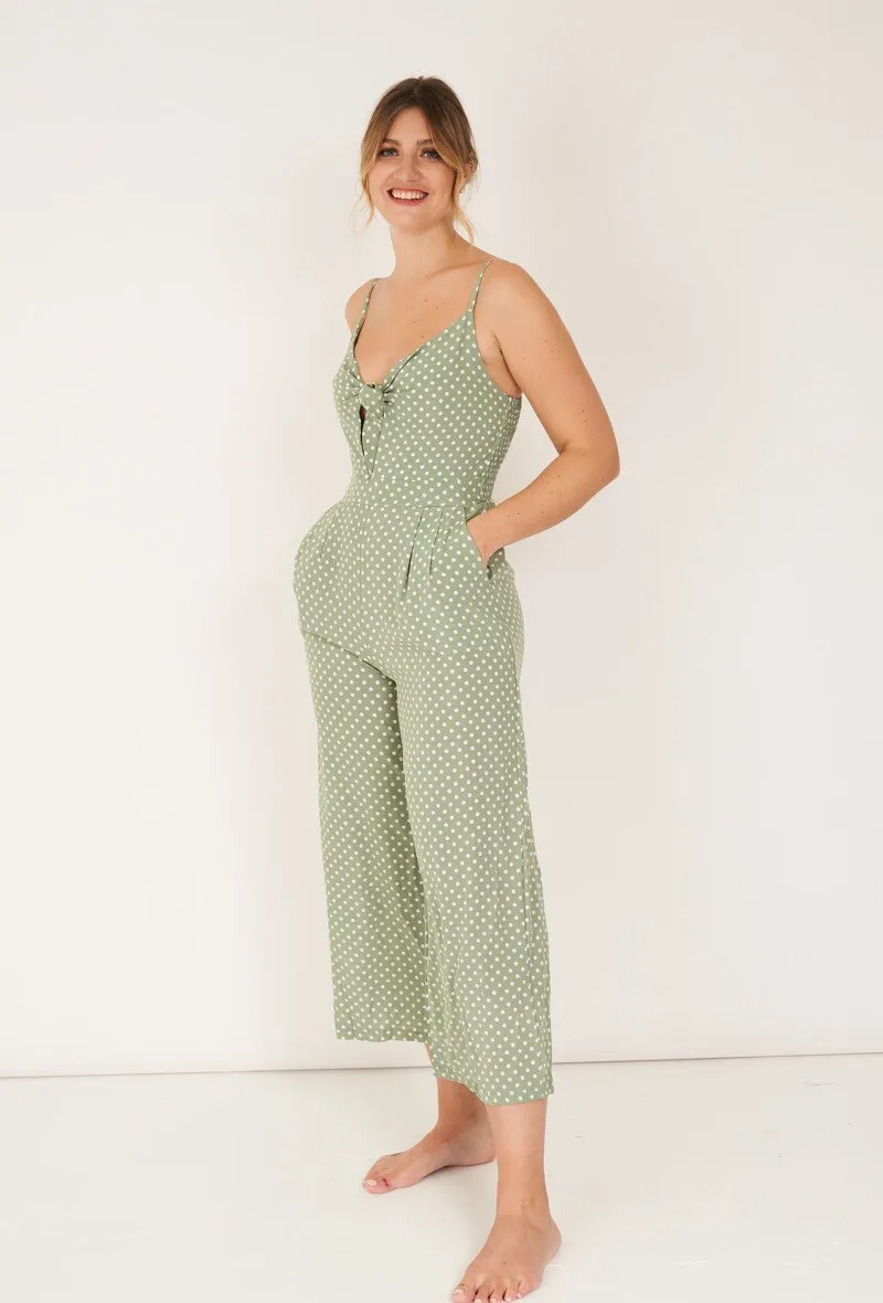 Gepunkteter Overall